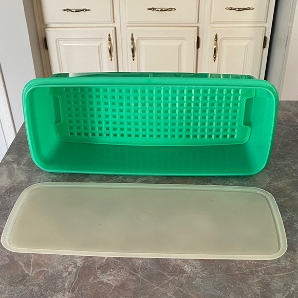 Tupperware Vintage Jade Lettuce Keeper & Vegetable Crisper Or Bread Keeper - Picture 4 of 11